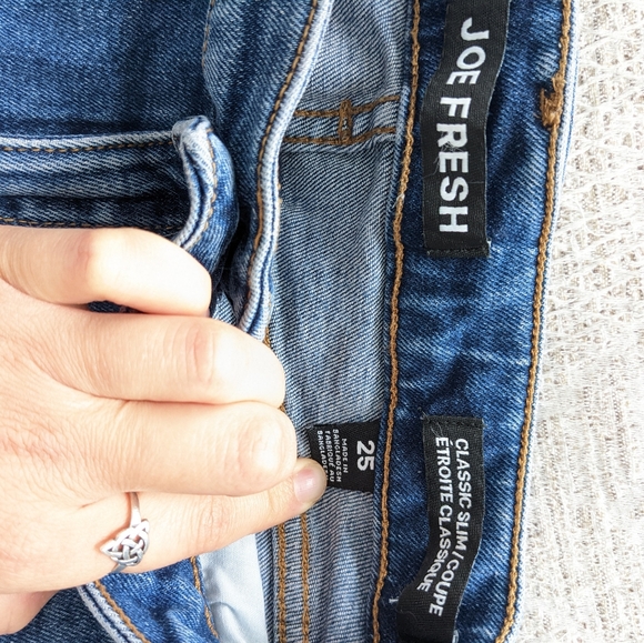 Joe Fresh Blue Jeans - Size 25 - Picture 3 of 4